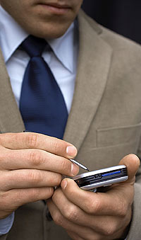 Un estudio de Toshiba Mobile revela que el 90% de los ejecutivos almacena informacin confidencial en sus dispositivos mviles.