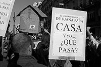 Uno de los carteles en la manifestacin por la vivienda en Madrid. / JAIME VILLANUEVA