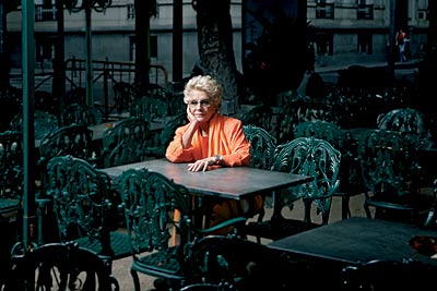 DESCANSO. Lola Herrera, 72 aos, posa en la madrilea terraza del Caf Gijn, cerca del Teatro Marquina.