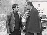 XITO. Borau (dcha.), con el protagonista de 'Furtivos', Ovidi Montllor, en el rodaje de la pelcula, en 1975.