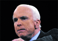 El candidato republicano John McCain tambin es zurdo.