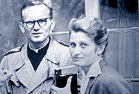 LARGA AMISTAD. Karol Wojtyla y Wanda al comienzo de su amistad. Cuando el polaco fue nombrado Papa escribi a su querida Dusia (hermana): Quiero seguir caminando contigo da a da.