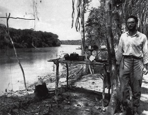 El pensamiento salvaje. Claude Lvi-Strauss, en la selva de Brasil, en los aos 30. Entre 1935 y 1939 fue profesor en Sao Paulo.