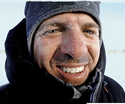 HOMBRE DE LAS NIEVES. Mario Picazo, al borde de la congelacin durante su peripecia siberiana.