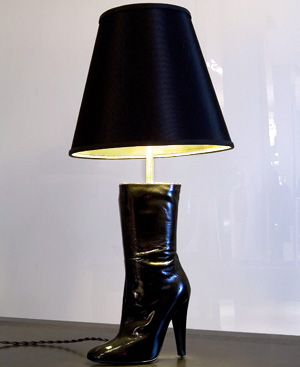 La 'lampara bota' de Moschino.