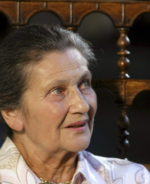 Simone Veil, Premio Carlos V 2008, durante el homenaje que ha recibido hoy en Plasencia. FOTO: EFE.
