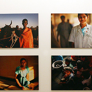 Exposicin organizada por la Fundacin Vicente Ferrer titulada 'Compromisos con Anantapur'. Foto: El Mundo.