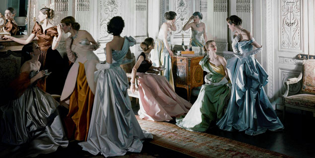 Charles James Ball Gowns, 1948 (Courtesy of The Metropolitan Museum of Art, Photograph by Cecil Beaton, Beaton / Vogue / Cond Nast Archive. Copyright  Cond Nast). VER LBUM