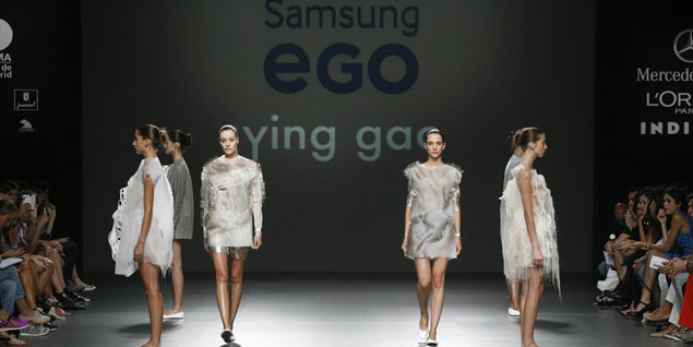 El desfile de Ying Gao en Samsung Ego.