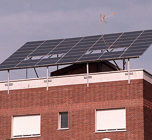 Paneles solares situados en una vivienda